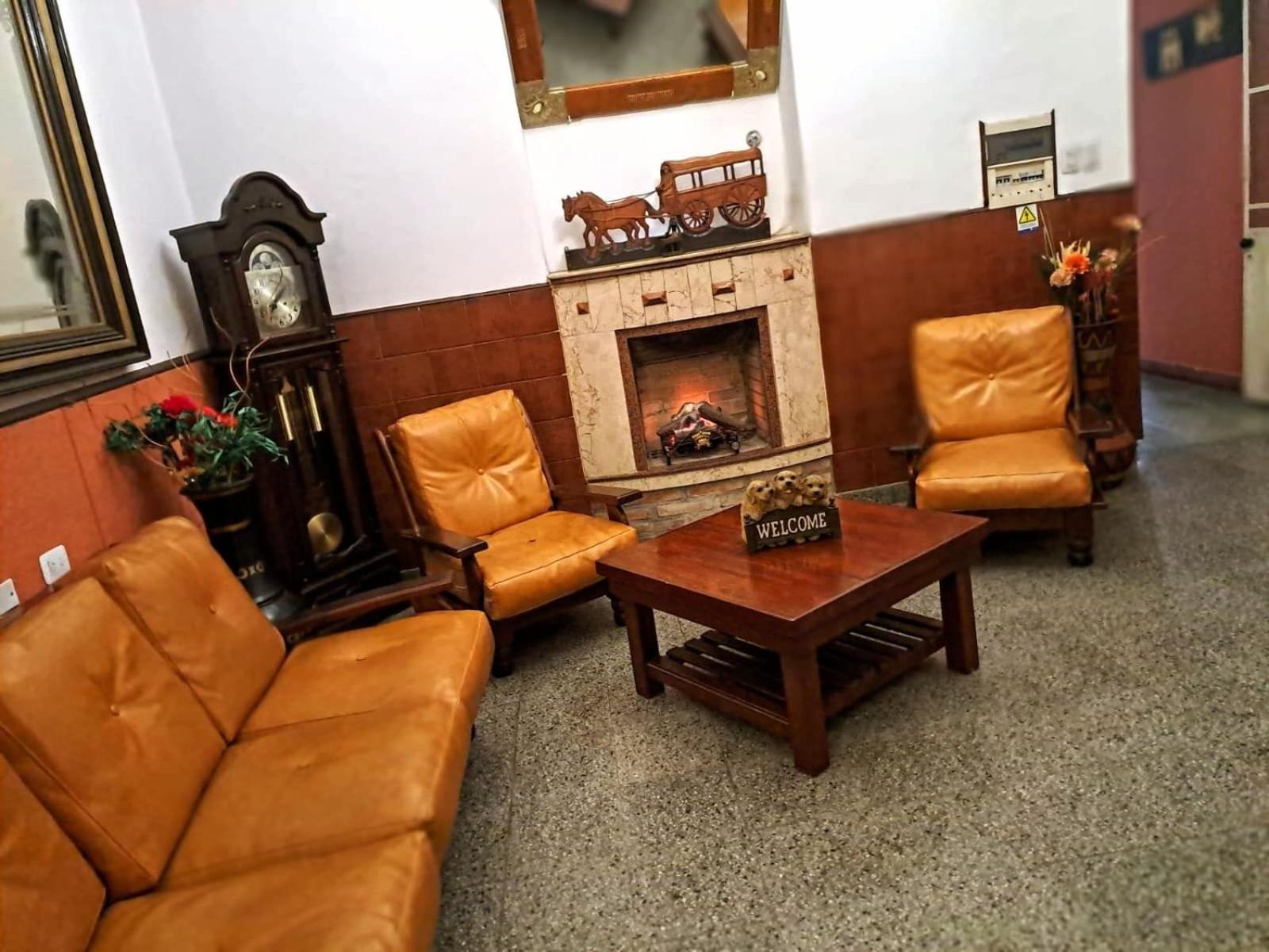 Hostal Las Carretas San Miguel de Tucumán Esterno foto